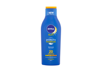        Nivea Sun Protect & Moisture SPF 20